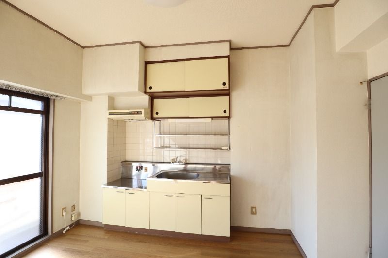 �y�L�b�`���z�@