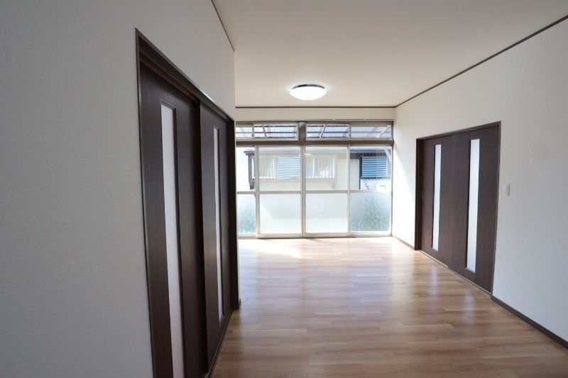 �y�����E���r���O�z�@