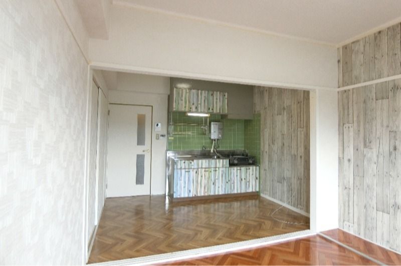 �y�����E���r���O�z�@