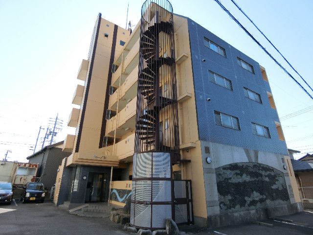 ウェーブ28の外観