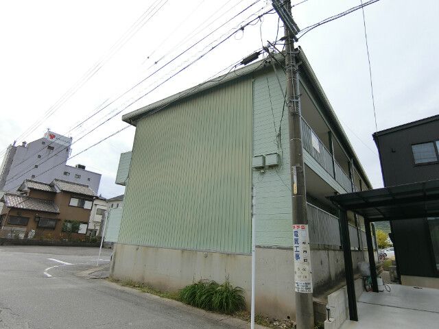 yOρz@