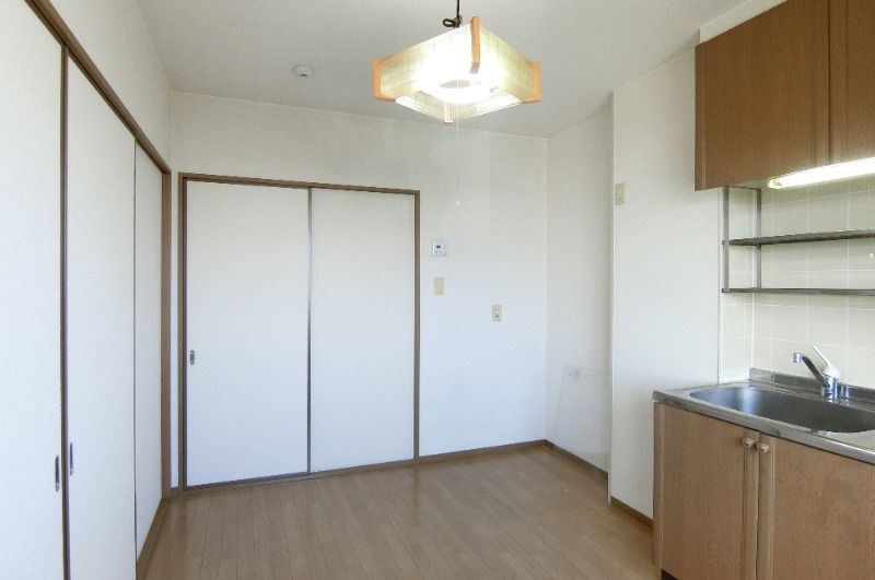 �y�����E���r���O�z�@