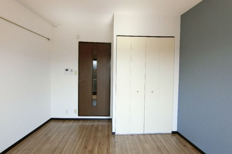 �y�����E���r���O�z�@