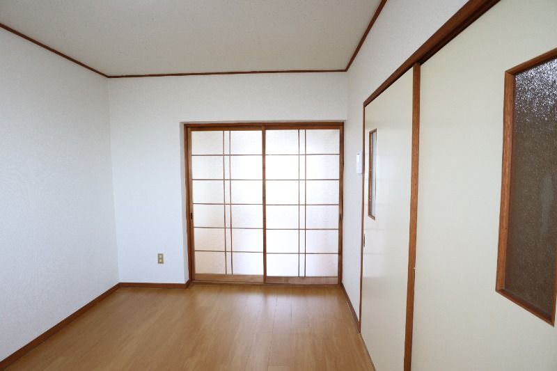 �y�����E���r���O�z�@