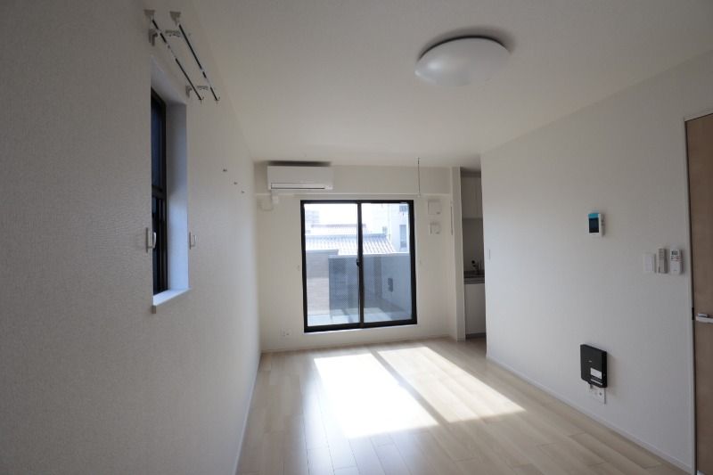 �y���ԁE���r���O�z�@