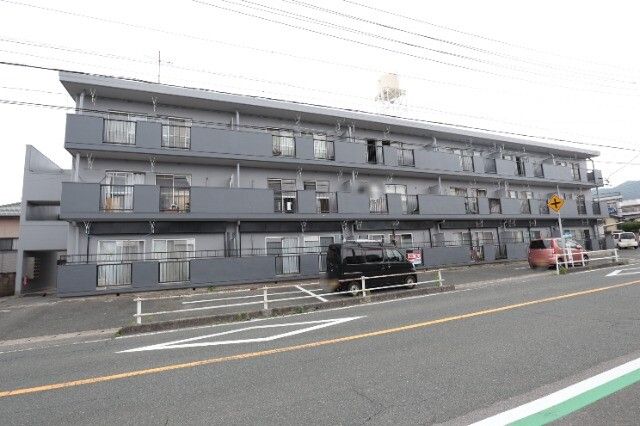 愛三ハイツの外観