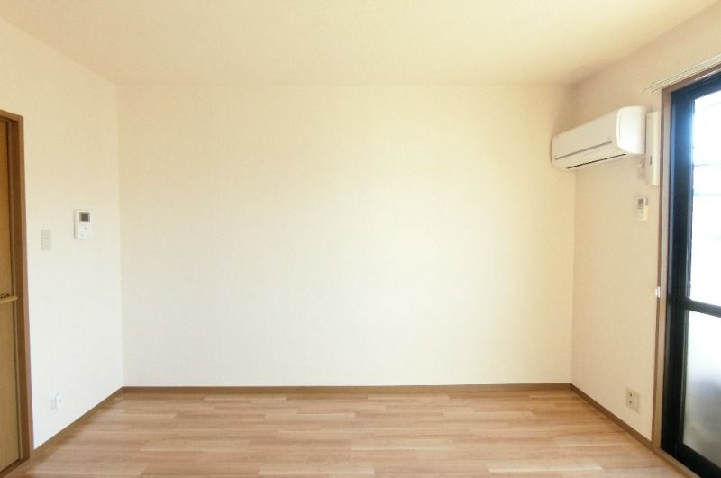 �y�����E���r���O�z�@