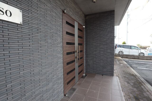 �y�G���g�����X�z�@