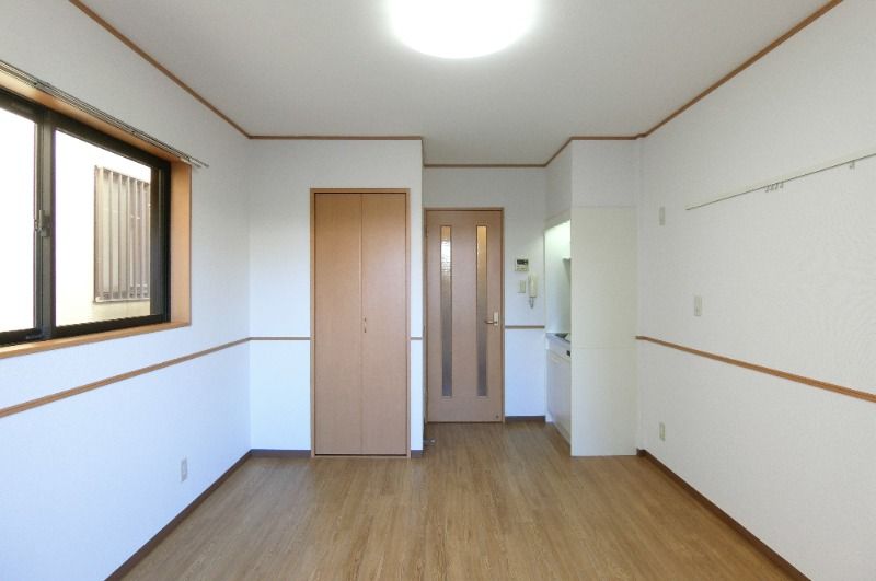 �y�����E���r���O�z�@