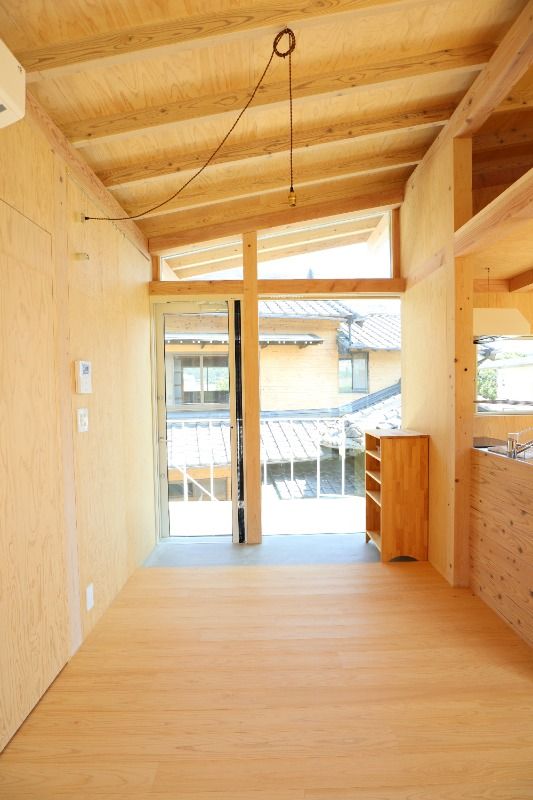 �y�����E���r���O�z�@