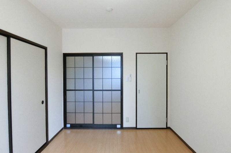 �y�����E���r���O�z�@