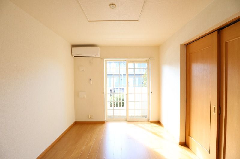 �y���ԁE���r���O�z�@���^�C�v