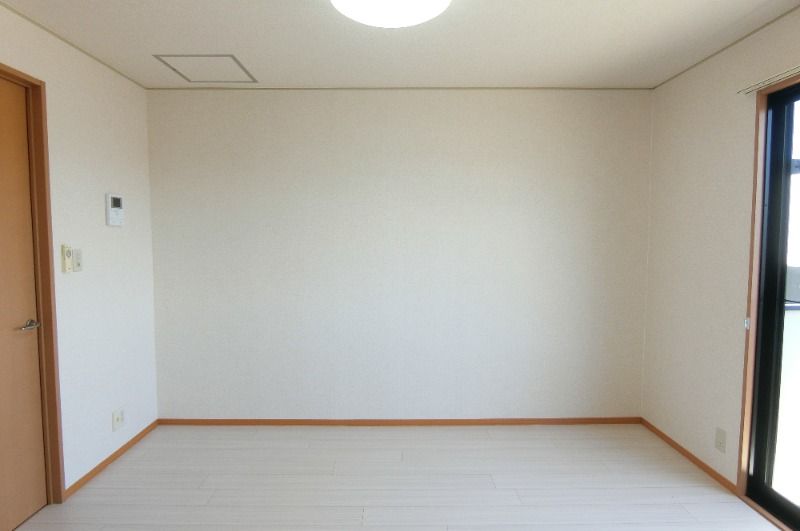 �y�����E���r���O�z�@