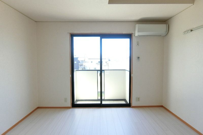 �y���ԁE���r���O�z�@