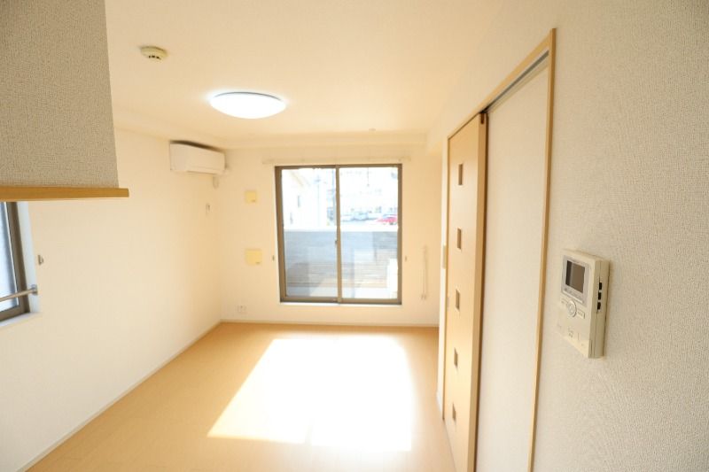 �y���ԁE���r���O�z�@