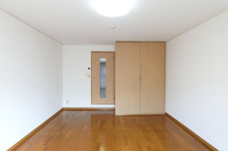 �y�����E���r���O�z�@