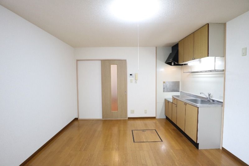 �y���ԁE���r���O�z�@