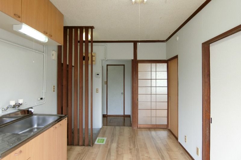 �y�����E���r���O�z�@