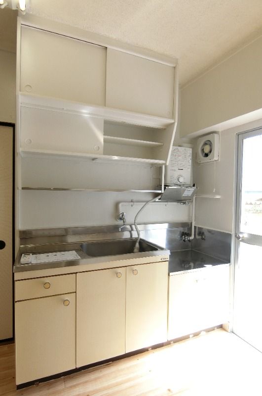 �y�L�b�`���z�@