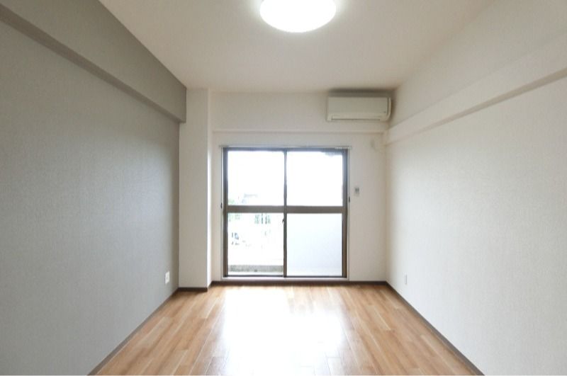 �y���ԁE���r���O�z�@