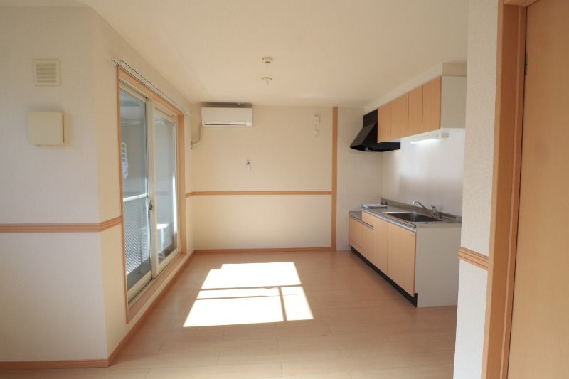 �y�����E���r���O�z�@