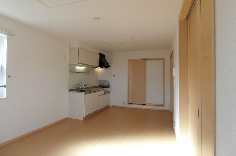 �y�����E���r���O�z�@