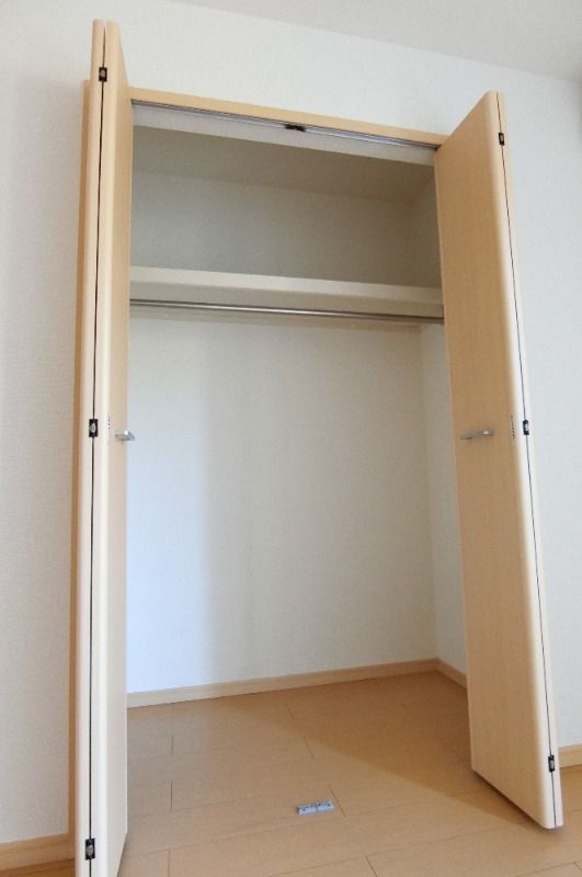 �y���[�z�@�e�m���ɃN���[�[�b�g����