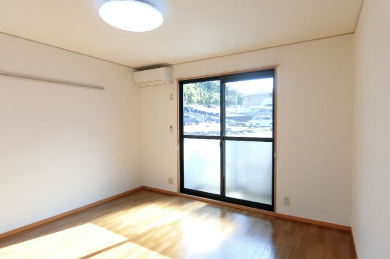 �y���ԁE���r���O�z�@���^�C�v