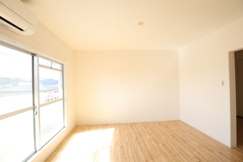 �y�����E���r���O�z�@