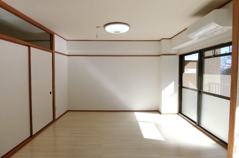 �y���ԁE���r���O�z�@