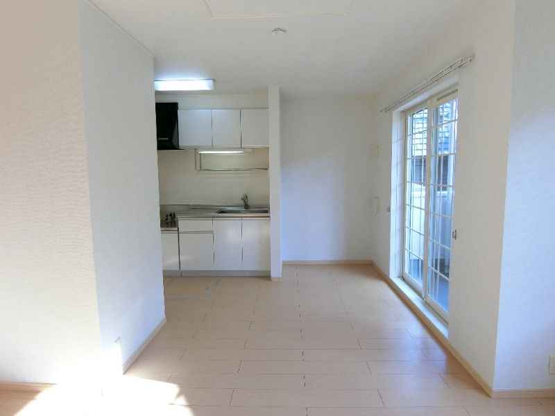 �y�����E���r���O�z�@