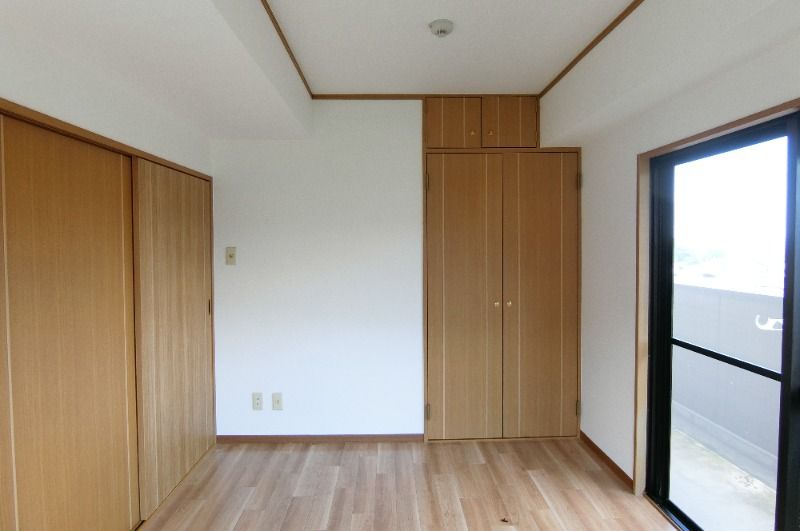 �y�����E���r���O�z�@