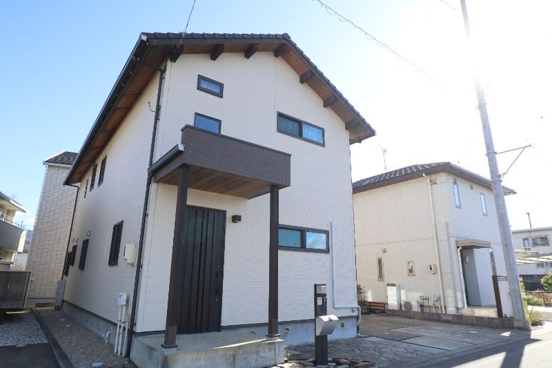 �H�r���b���݉Ƃ̊O��