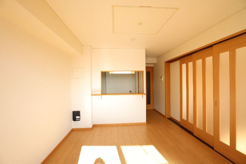 �y�����E���r���O�z�@