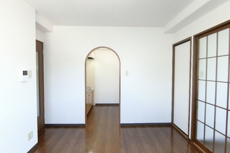 �y�����E���r���O�z�@