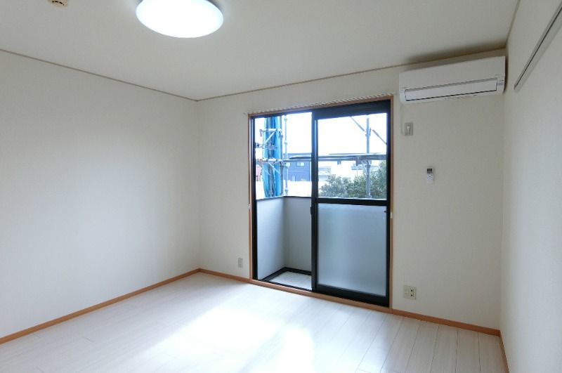 �y���ԁE���r���O�z�@