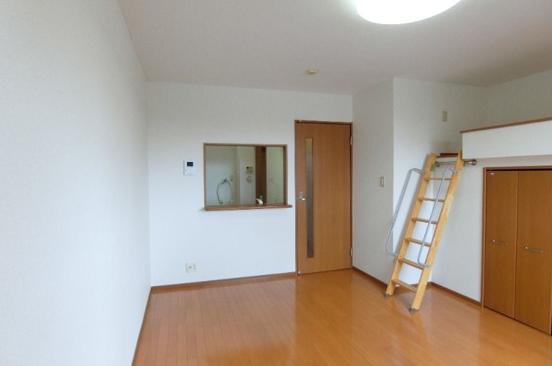 �y�����E���r���O�z�@