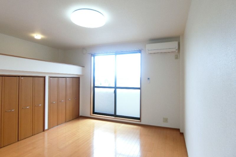 �y���ԁE���r���O�z�@