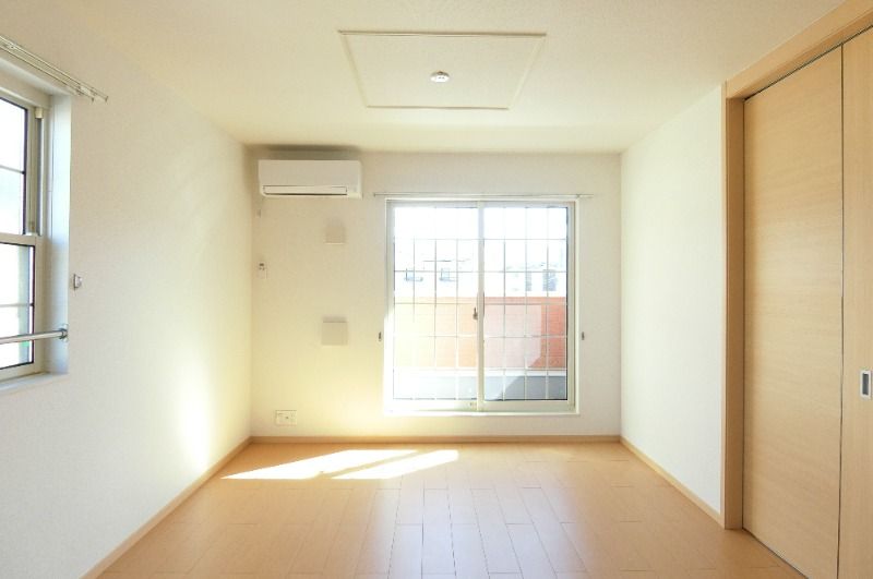 �y���ԁE���r���O�z�@