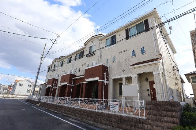 �~���[�̌����O��