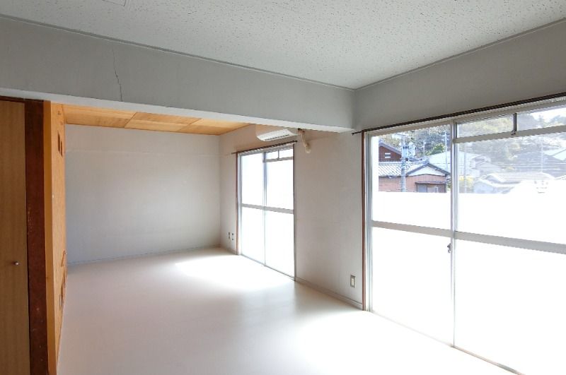 �y���ԁE���r���O�z�@