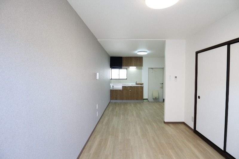 �y���ԁE���r���O�z�@