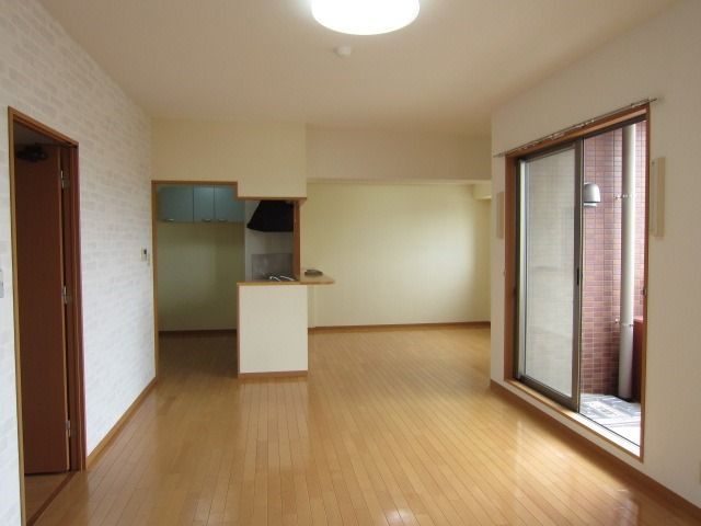 �y���ԁE���r���O�z�@