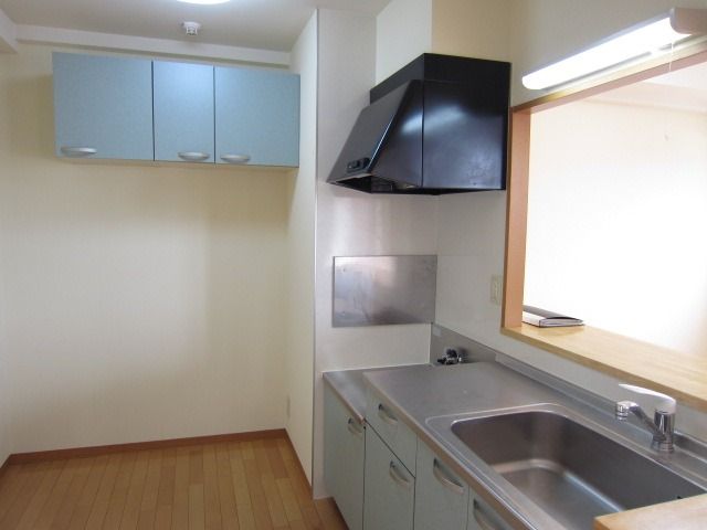 �y�L�b�`���z�@