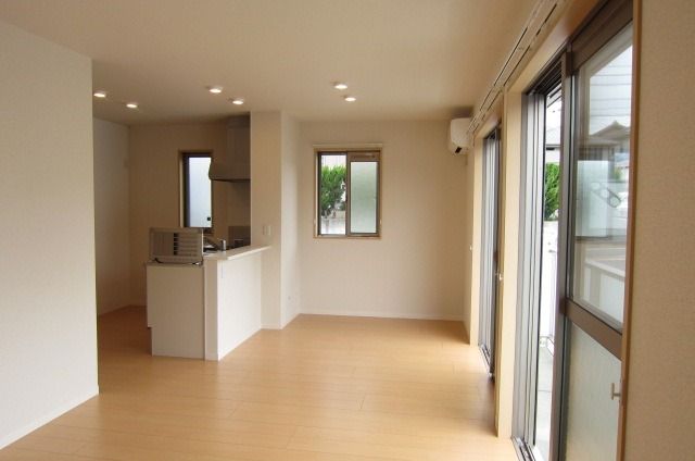 �y�����E���r���O�z�@