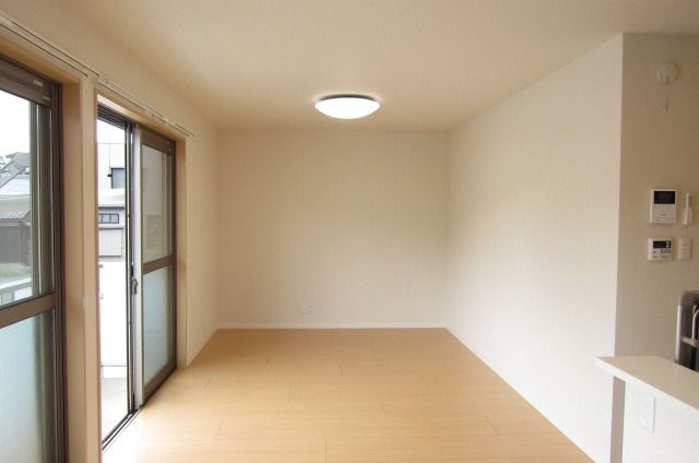 �y���ԁE���r���O�z�@