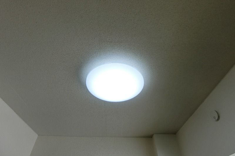 �y���̑��ݔ��z�@LED�Ɩ�