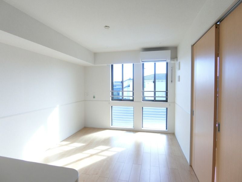 �y���ԁE���r���O�z�@