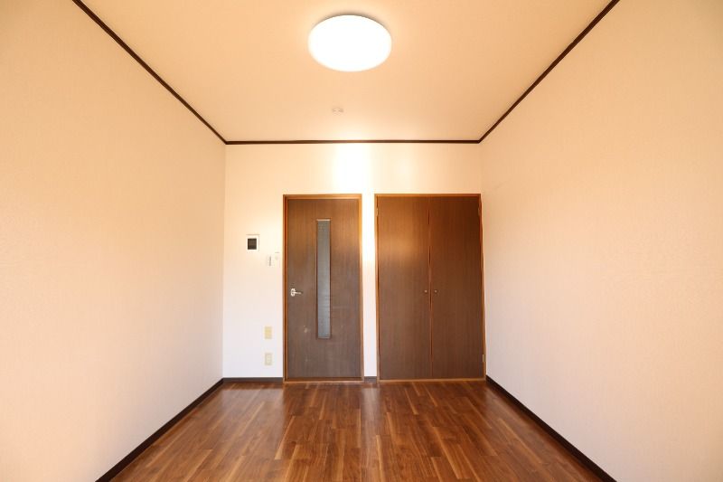 �y�����E���r���O�z�@