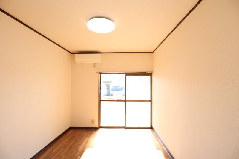 �y���ԁE���r���O�z�@